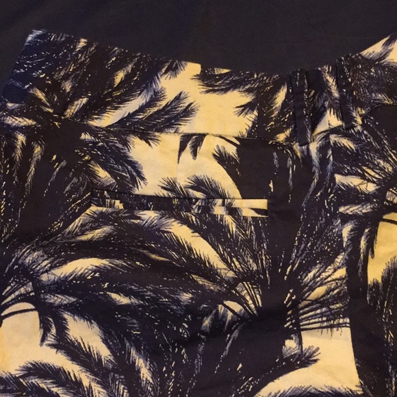 Shorts - Picture 4 of 4